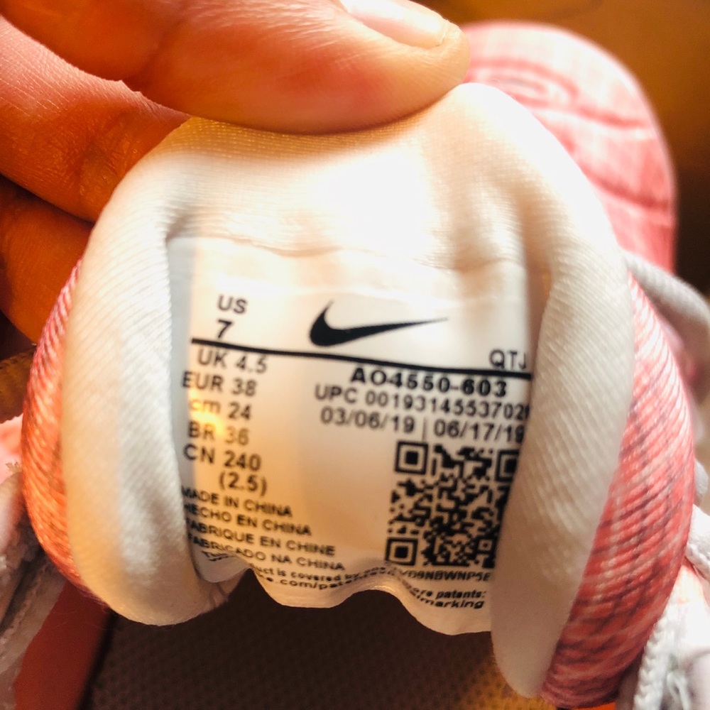 SOLD NWT Nike air vapormax plus - Picture 6 of 6